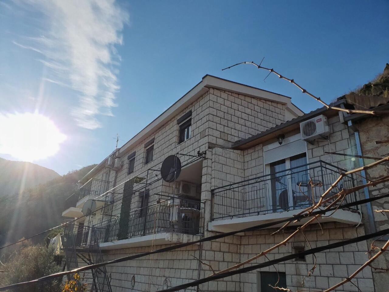Apartments "Old House Pajovic" Вирпазар Екстериор снимка
