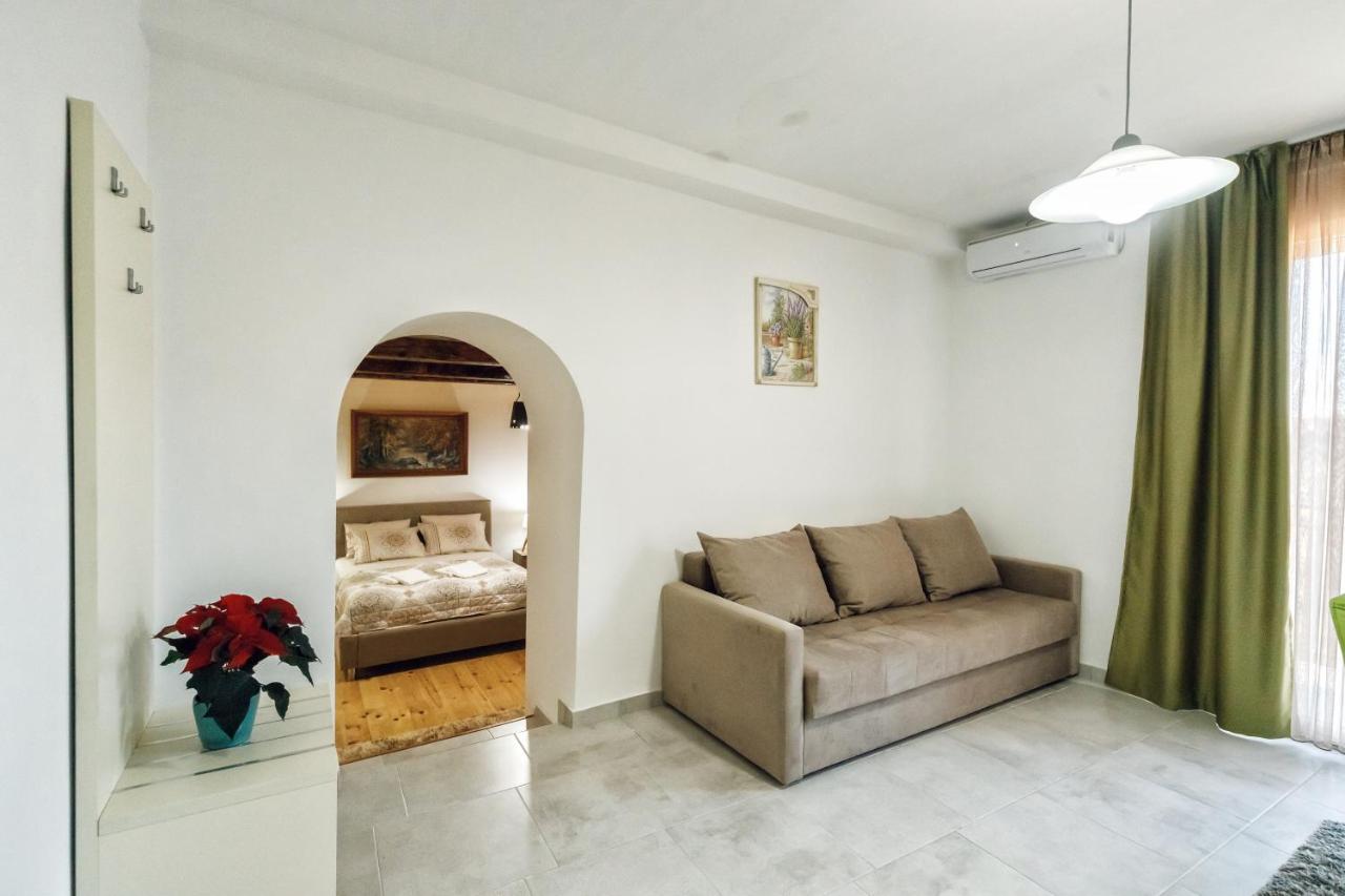 Apartments "Old House Pajovic" Вирпазар Екстериор снимка