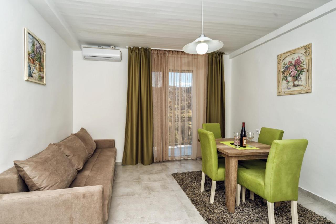 Apartments "Old House Pajovic" Вирпазар Екстериор снимка